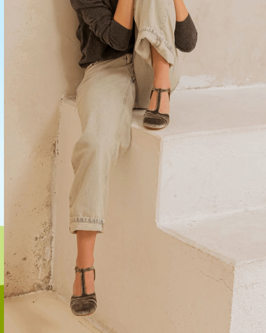 SHOE WITH T-BAR AND STABLE HEEL